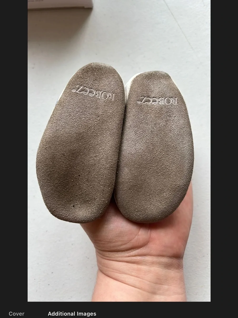 Robeez soft sole leather shoes size 0-6 months